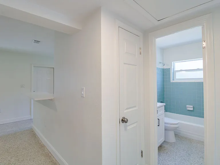 1618 Indiana Ave — Photo 23