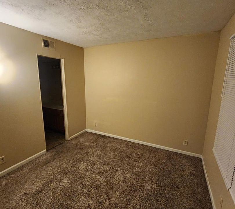 1st image of 712 W Mission Ave APT 6