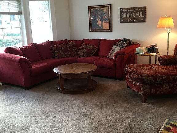 Living room w/Roxy Ann view