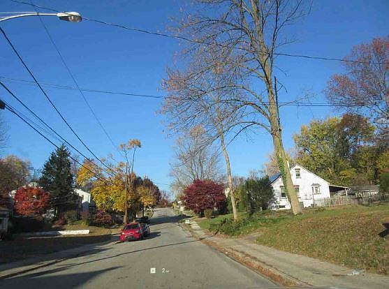 2nd image of 1037 Mulberry St