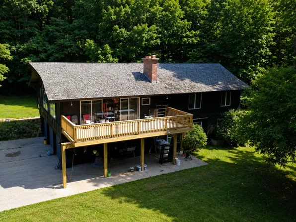 7747 Grand River Rd, Rives Junction, MI 49277