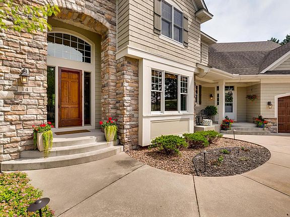 3rd image of 14 Creekside Ln