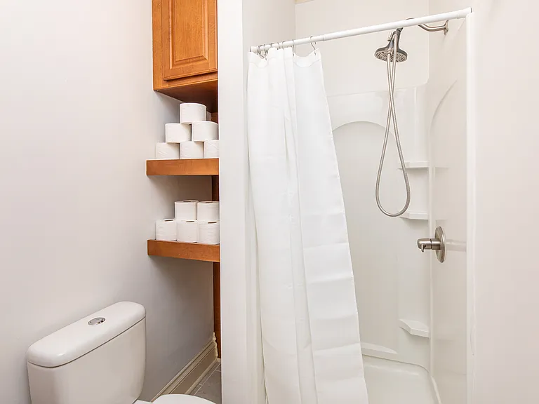 1502 Woodlawn Ave — Photo 24