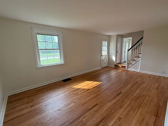 604 Meadow Ln — Photo 7