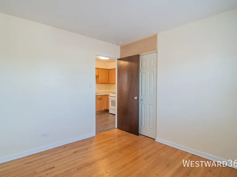 9654 Golf Terrace Des Plns #1W-1 — Photo 2