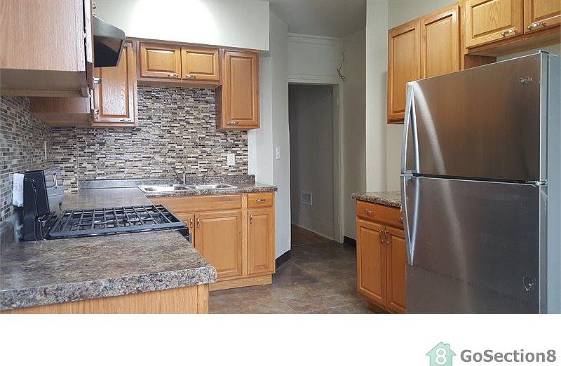 2nd image of 1039 W Garfield Blvd APT 2