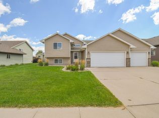 5300 S Sirocco Ave, Sioux Falls, SD 57108