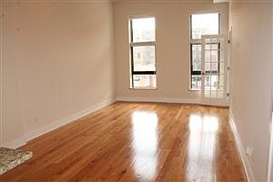 4th image of 1458 W Chicago Ave #2