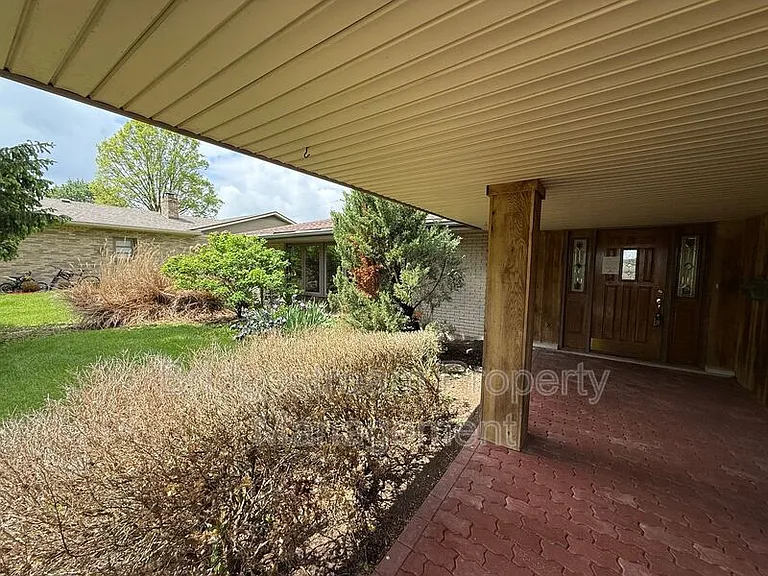 2135 E Rahn Rd — Photo 3