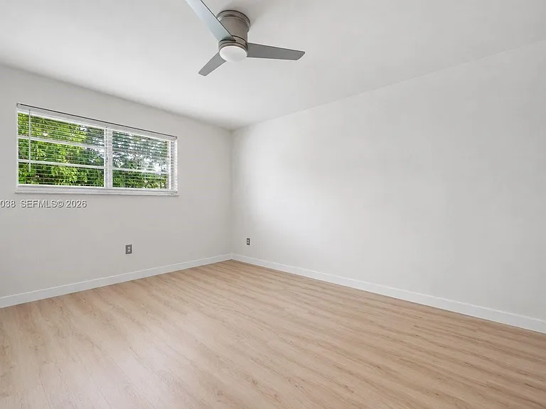 1900 Meridian Ave #204 — Photo 5
