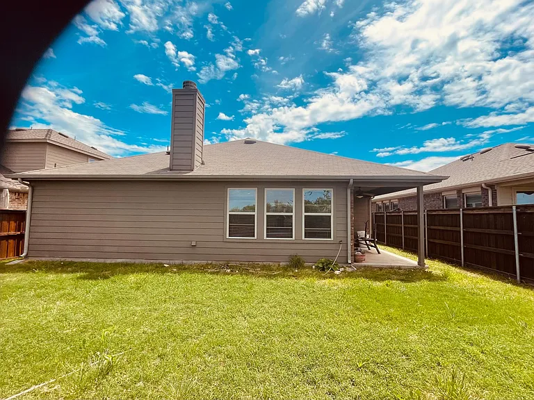 1112 Nocona Dr — Photo 23