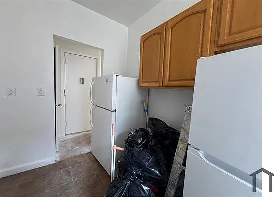 2851 Valentine Ave #A32 — Photo 8
