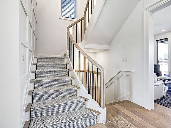 5th image of 239 Foxborough Pl