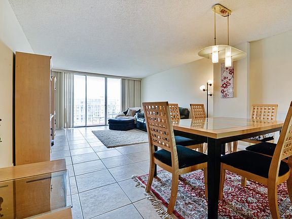 5th image of 2851 NE 183rd St APT 2010E