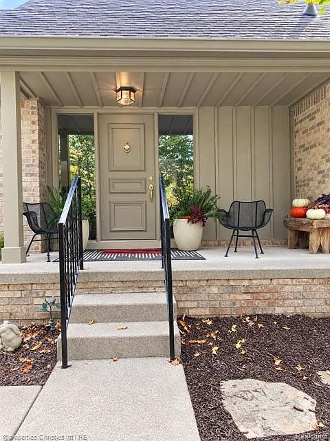 22241 Village Pines Dr, photo 2
