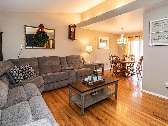 4th image of 707 Southshire Dr