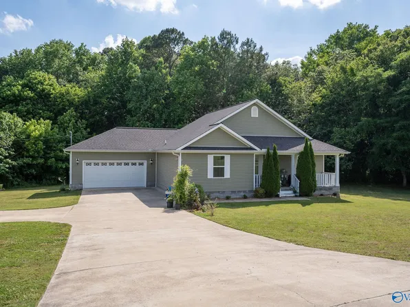 272 Craten Dr, Rainsville, AL 35986