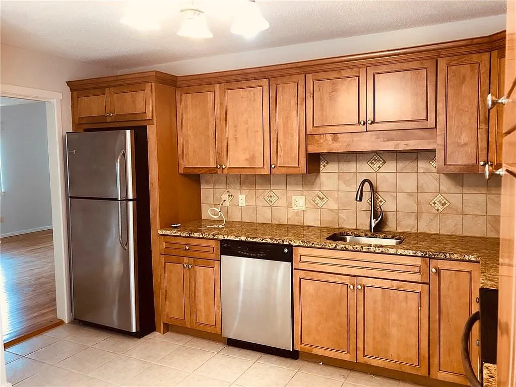 2 bed, 2.0 bath, 1265 sqft, $4,500 — Photo 4