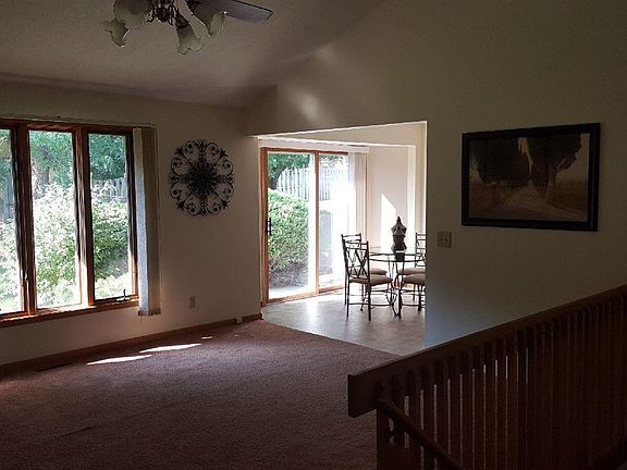 3rd image of 6148 Tudor Ln