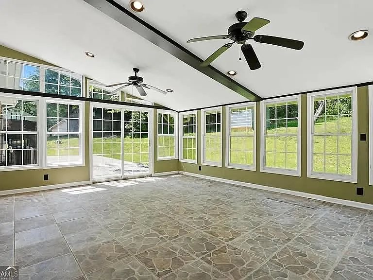 2201 Colonial Oak Way — Photo 3