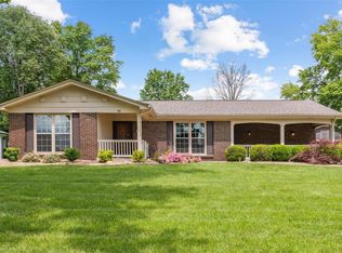 40 Normandy Dr, Lake Saint Louis, MO 63367