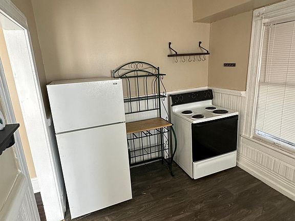 2nd image of 208 E Arsenal #2