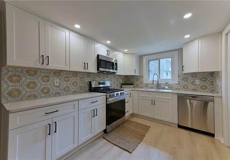 2179 Surrey Ct SE — Photo 4