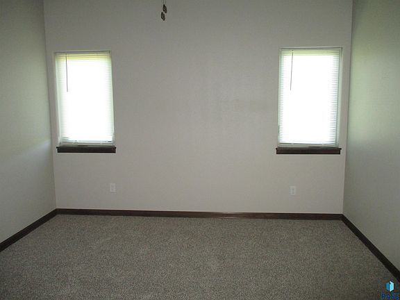 5th image of 7426 E 45th St