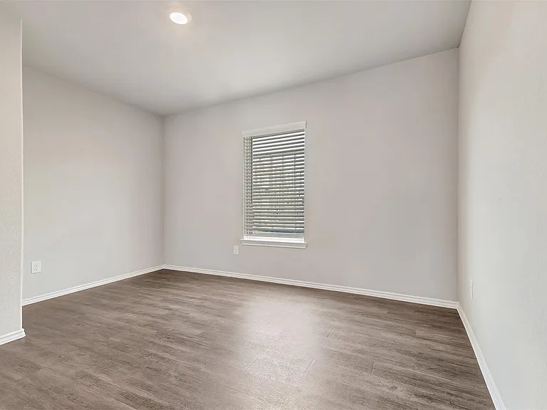 261 Gallant Front Ln — Photo 12