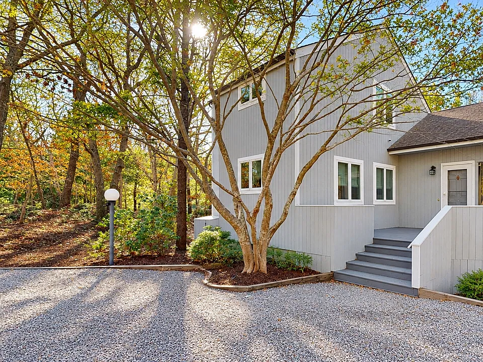 18 Park Cir