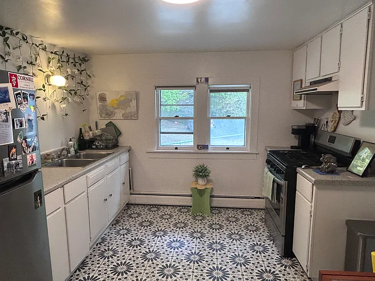 319 E Court St — Photo 13