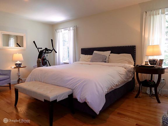 4th image of 48 Joels Ln
