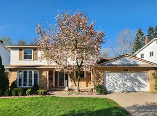 3042 Lexington Dr, Ann Arbor, MI 48105