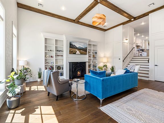 4th image of 517 SE 6th St