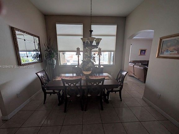 5th image of 2924 SW 144th Pl