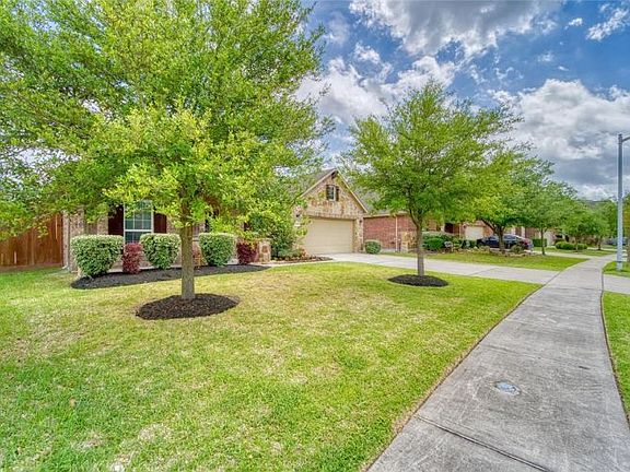 2nd image of 25997 Kingshill Dr