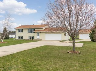 5867 Eisenhower Dr SE, Rochester, MN 55904