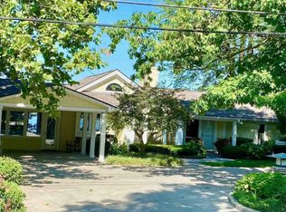 10834 N Southshore Dr, Syracuse, IN 46567