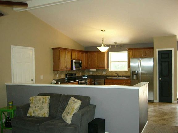 3rd image of 6 Cornell Dr