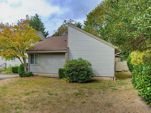 4th image of 19207 Fairway Dr