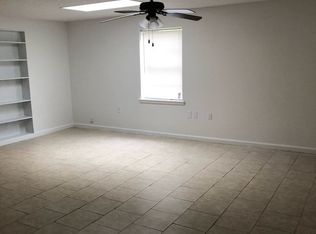 2914 Carleon Rd, Jacksonville, FL 32218