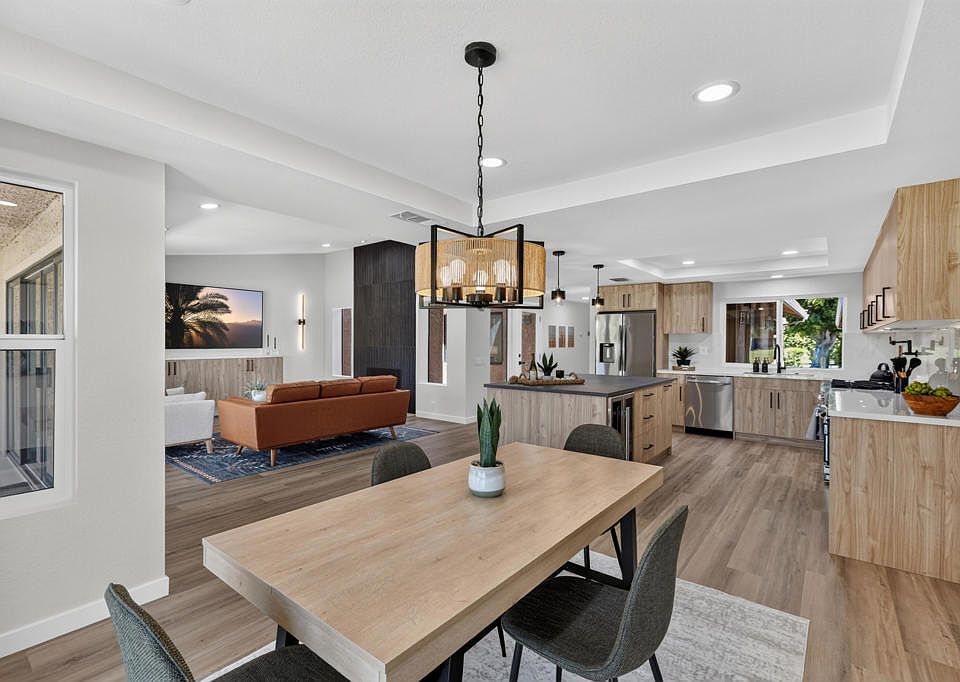1st image of 79 Camino Arroyo N