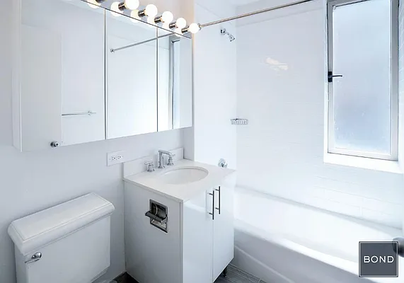 Rented by Bond New York | media 5