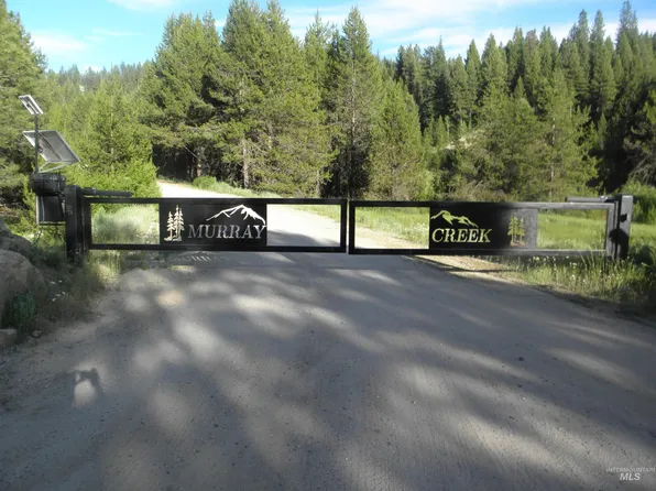 214 Tripod View Dr, Cascade, ID 83611