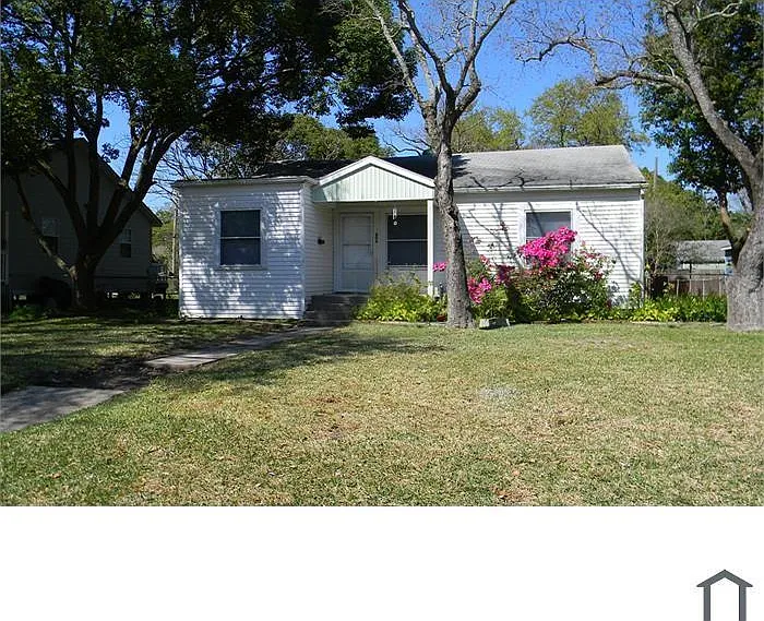 3 bed, 1.0 bath, $1,700 — Photo 2