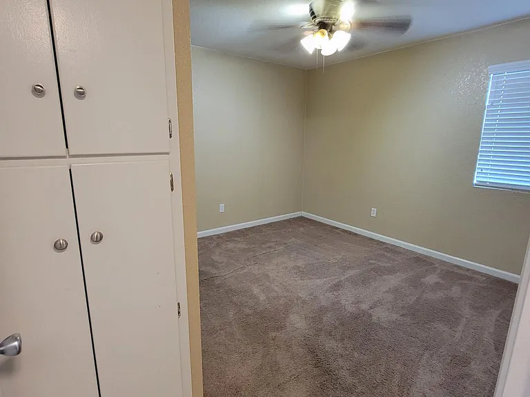 103 E 2nd St #1 — Photo 9