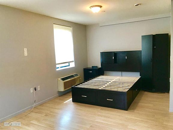 2nd image of 1674 Park Ave APT 3A