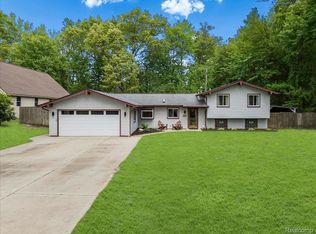 1687 Birchton St, Commerce Township, MI 48382
