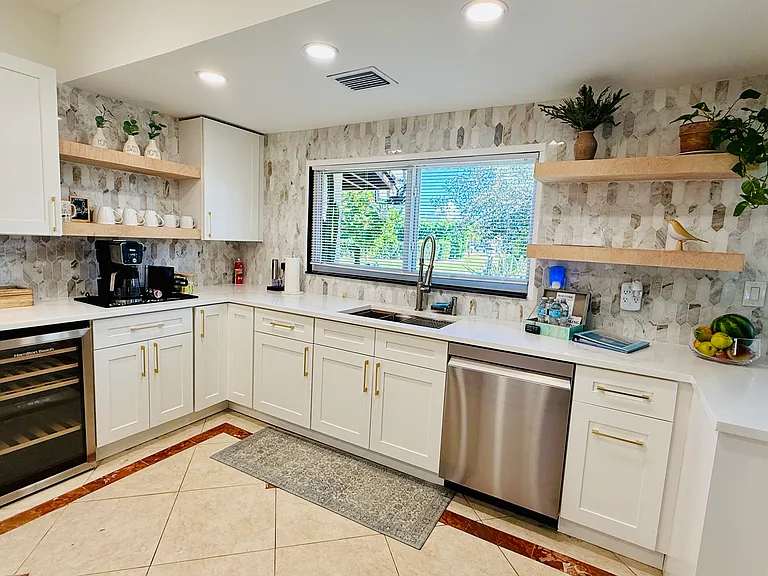 957 SE 15th Ave — Photo 14