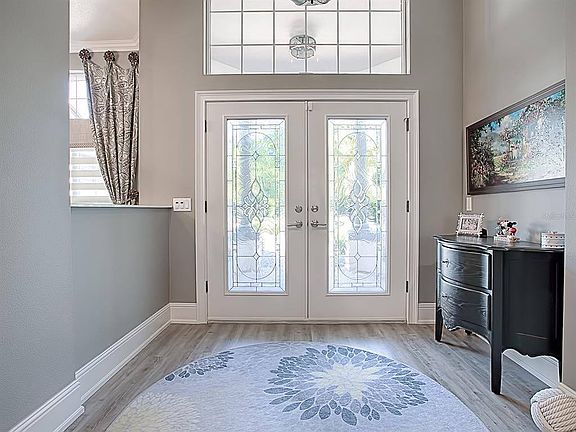 3rd image of 1621 Saint James Cir